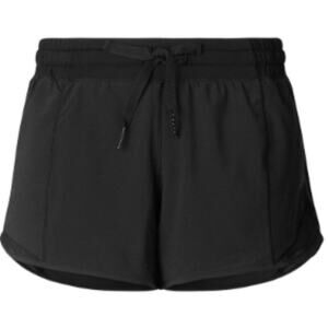 6293 LULULEMON Hotty Hot Short  2.5" in Sz 8 in Black *LOVED *GUC